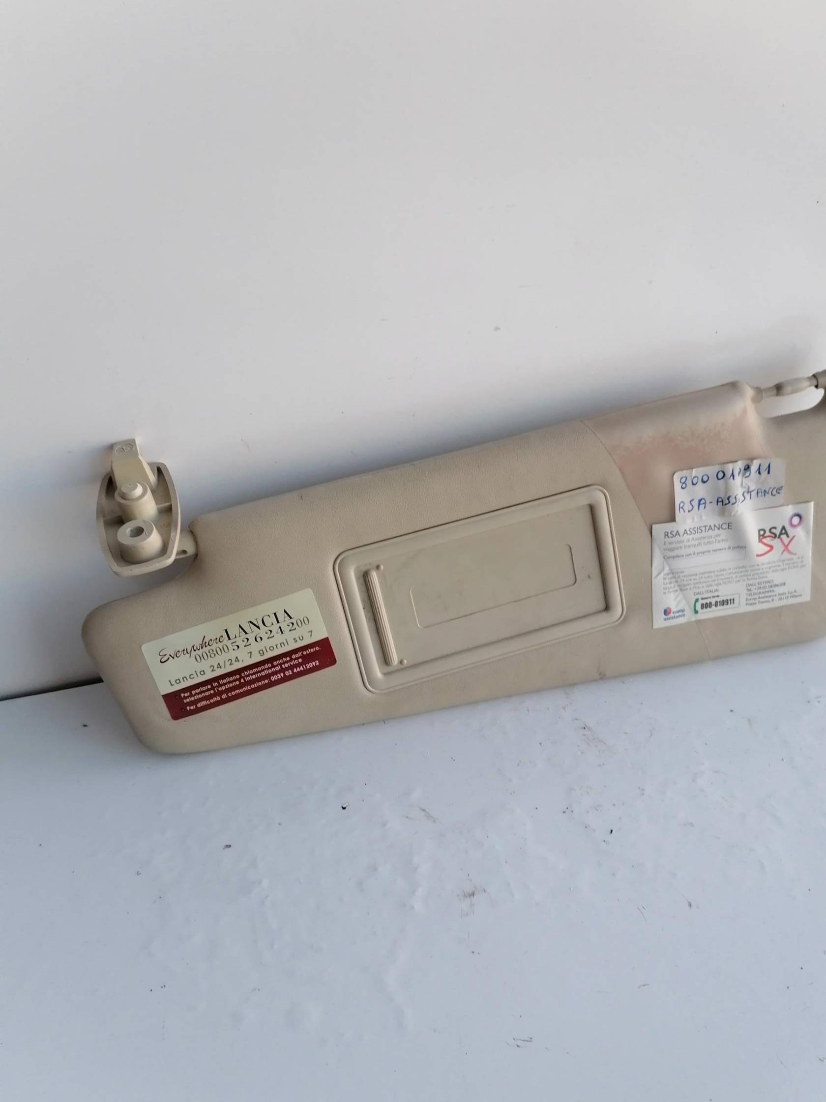 Aletta parasole parabrezza sx.